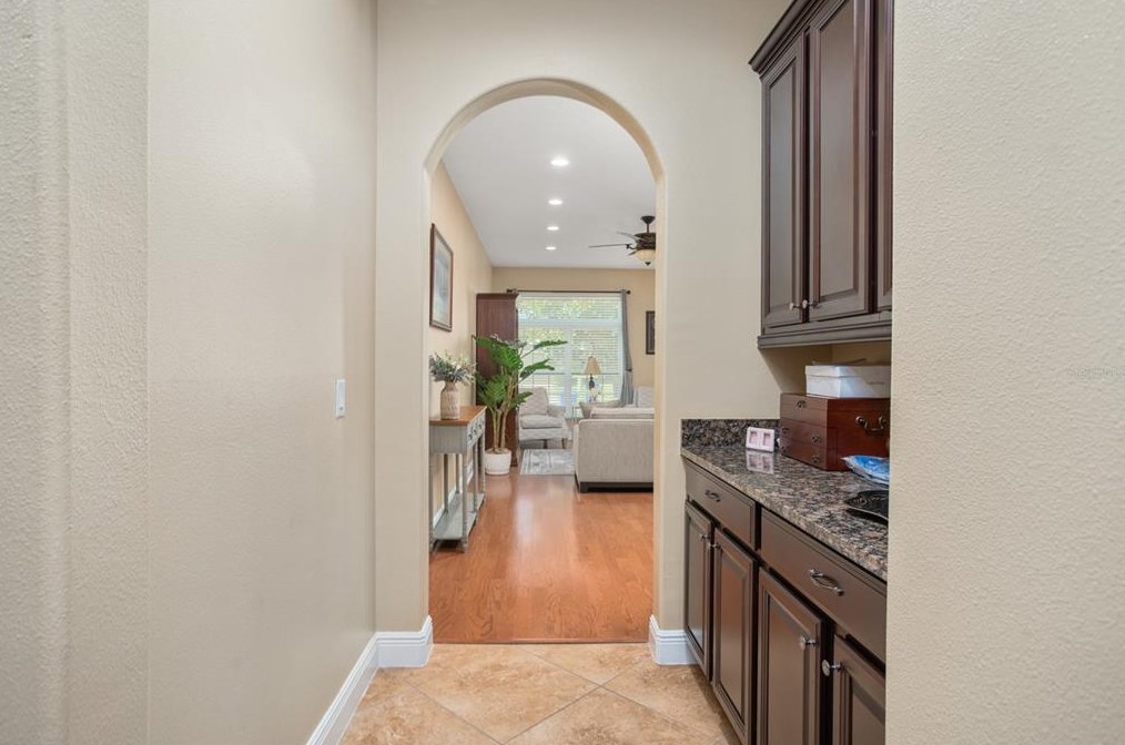 1060 Vinsetta Cir, Winter Garden FL  34787-9625 exterior