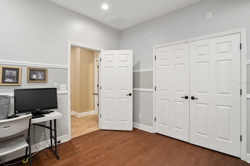 1060 Vinsetta Cir, Winter Garden FL  34787-9625 exterior