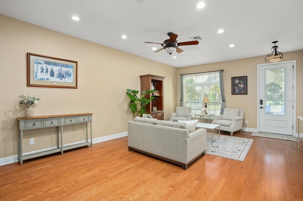 1060 Vinsetta Cir, Winter Garden FL  34787-9618 exterior