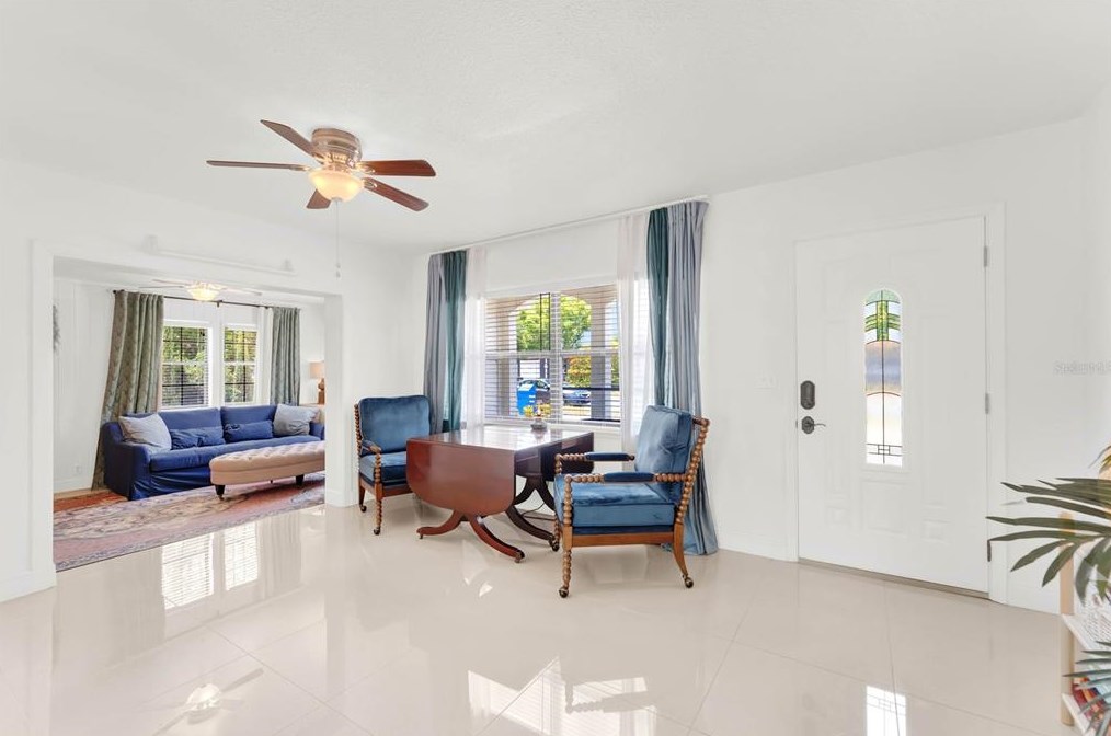 627 Adirondack Ave, Orlando FL  32807-1203 exterior