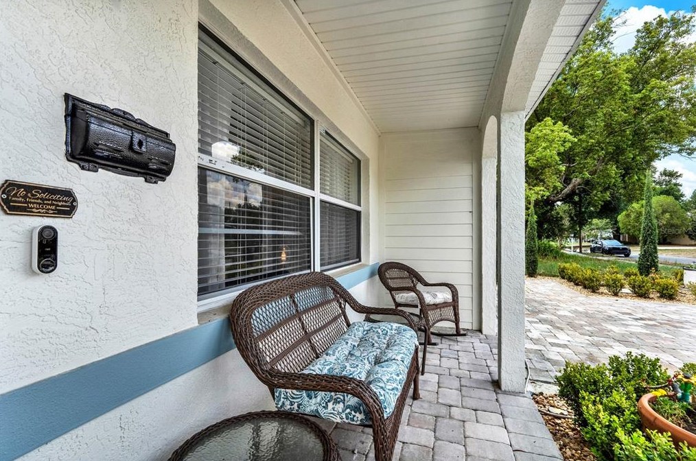 627 Adirondack Ave, Orlando FL  32807-1203 exterior