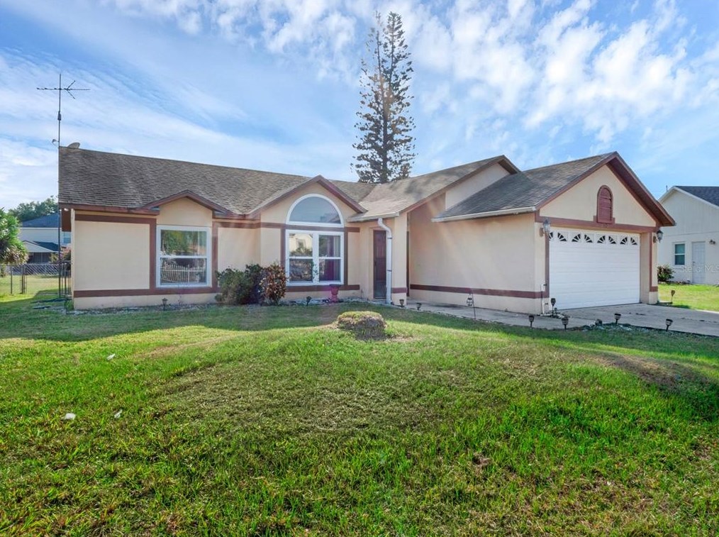 2712 Forest View Ln, Kissimmee, FL 34744