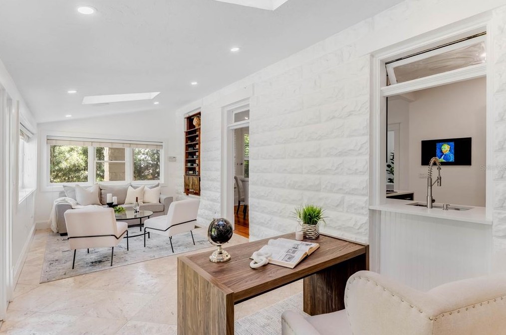 527 Broadway Ave, Orlando FL  32803-5351 exterior