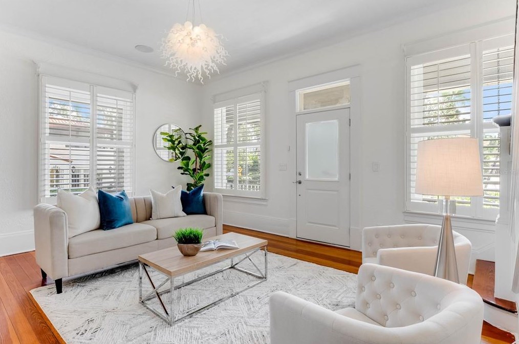 527 Broadway Ave, Orlando FL  32803-5351 exterior