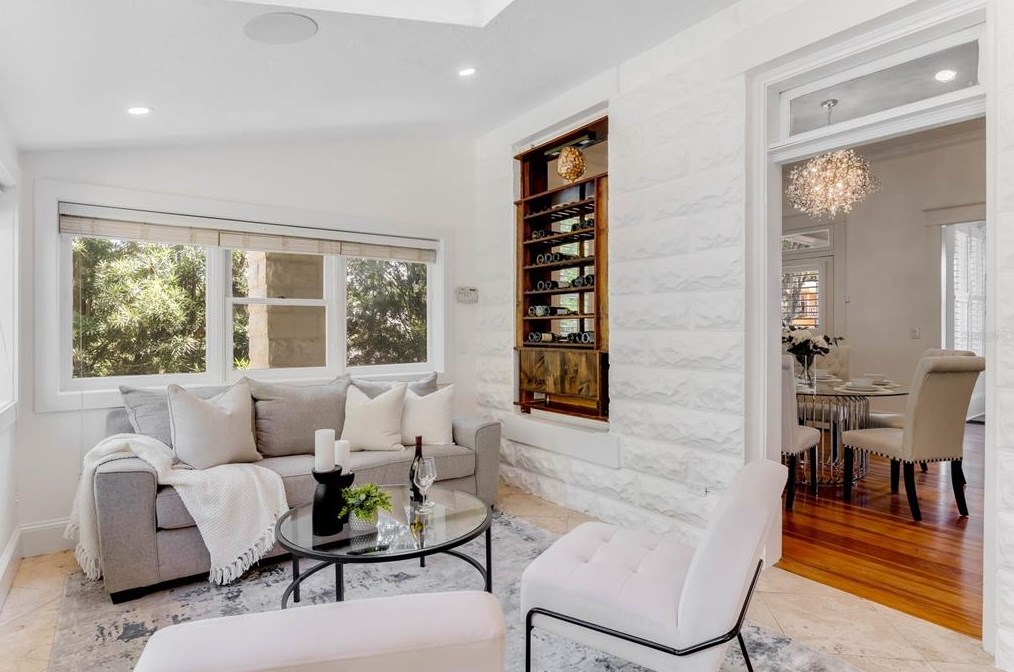 527 Broadway Ave, Orlando FL  32803-5351 exterior