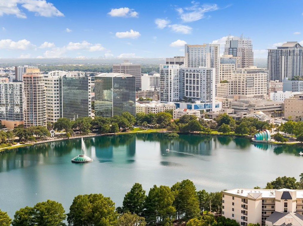 527 Broadway Ave, Orlando FL  32803-5351 exterior