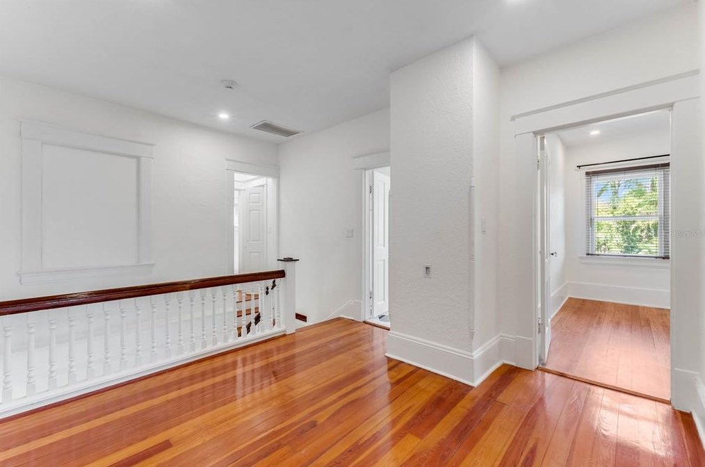 527 Broadway Ave, Orlando FL  32803-5351 exterior