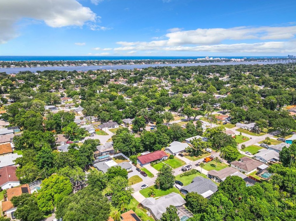 837 Lindenwood Cir, Ormond Beach FL  32174-4618 exterior