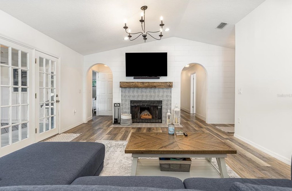 1171 Heidi Ct, Deland FL  32720-2015 exterior