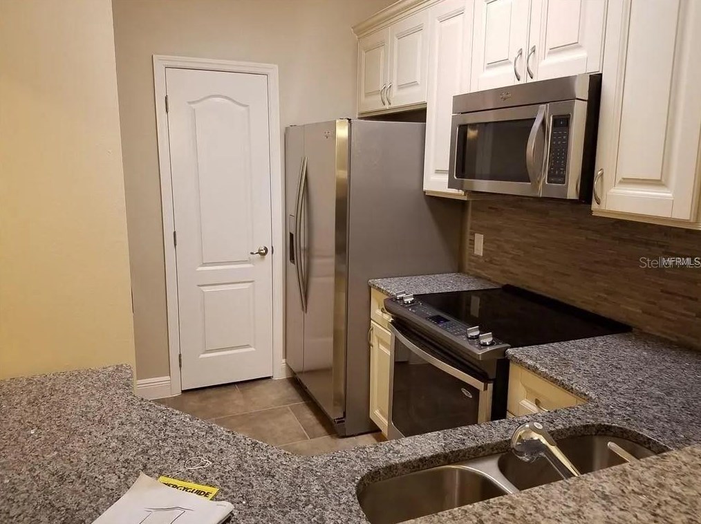 3726 Palm Desert Ln, Orlando, FL 32839-3268