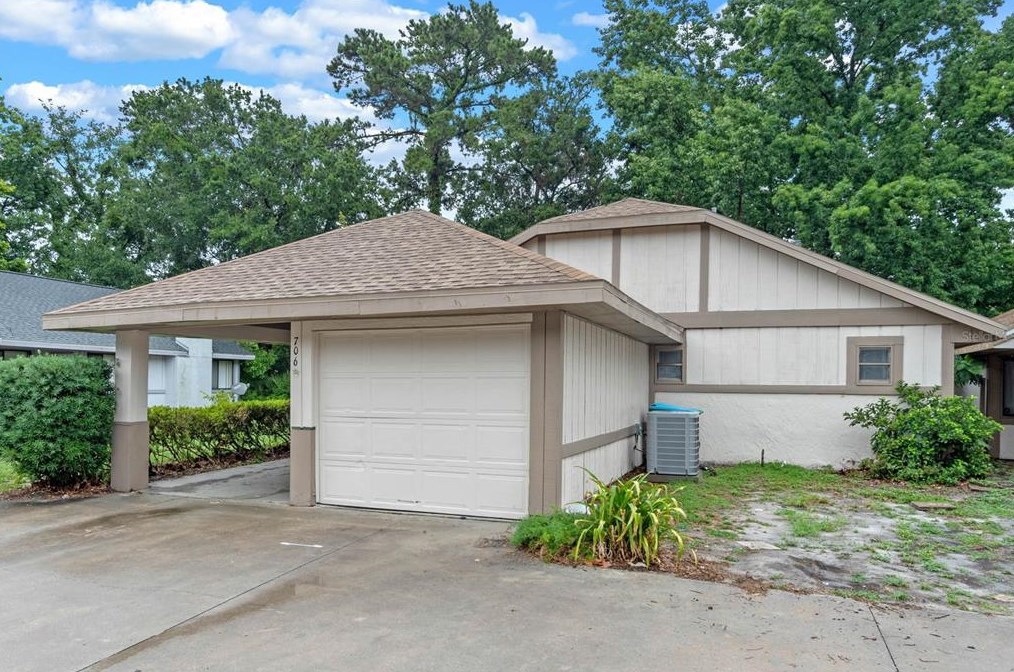 706 Castlewood Dr, Casselberry, FL 32708-2105