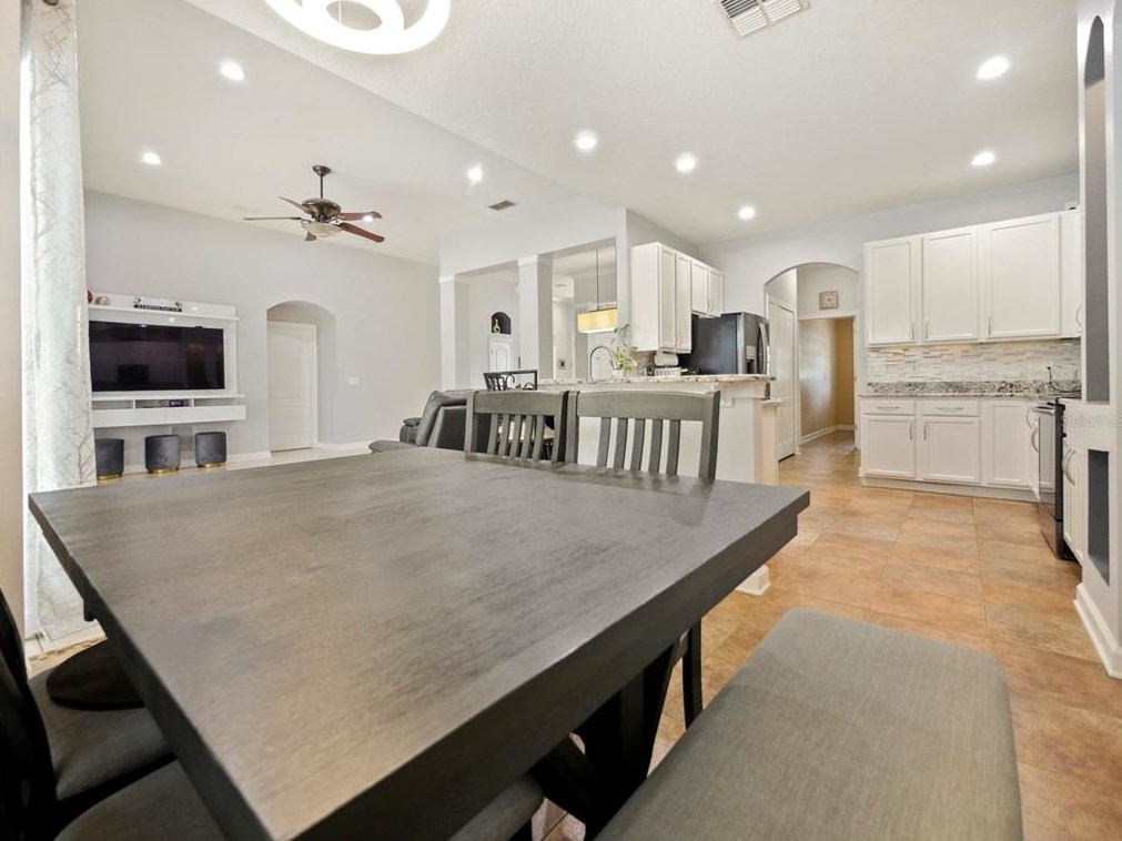 356 Via Tuscany Loop, Lake Mary FL  32746-1545 exterior