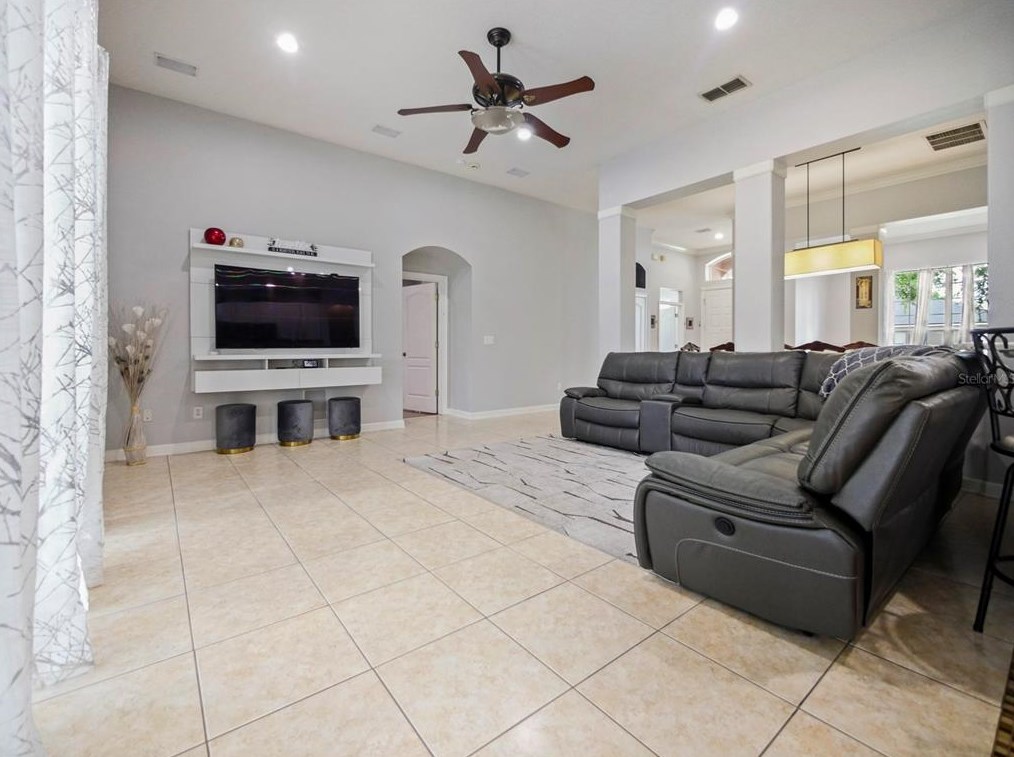 356 Via Tuscany Loop, Lake Mary FL  32746-1545 exterior