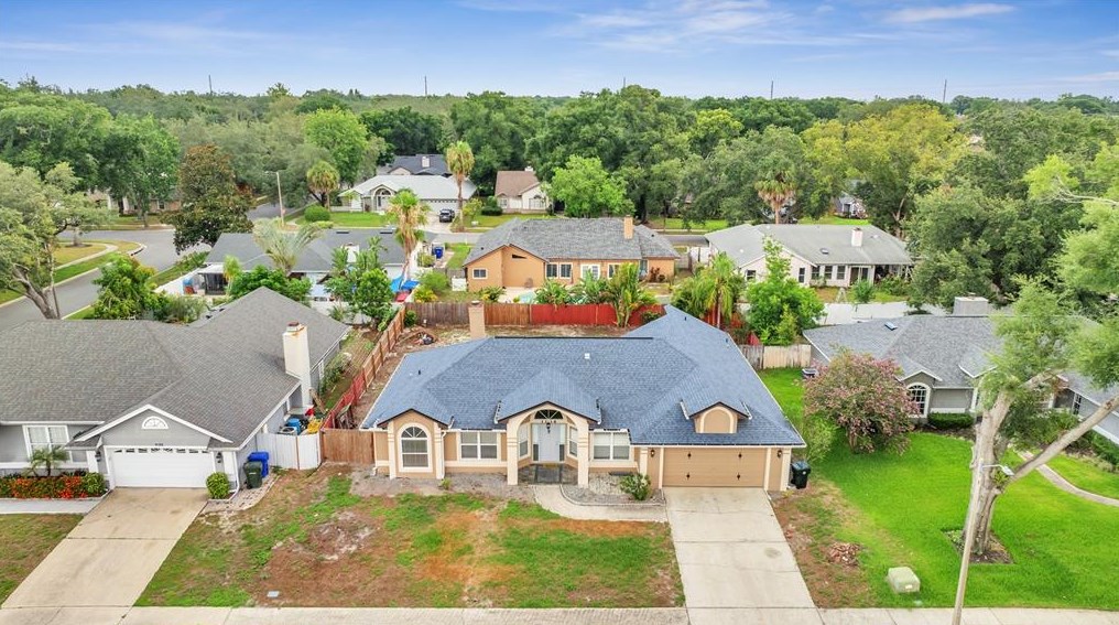 1136 Climbing Rose Dr, Orlando, FL 32818-6947