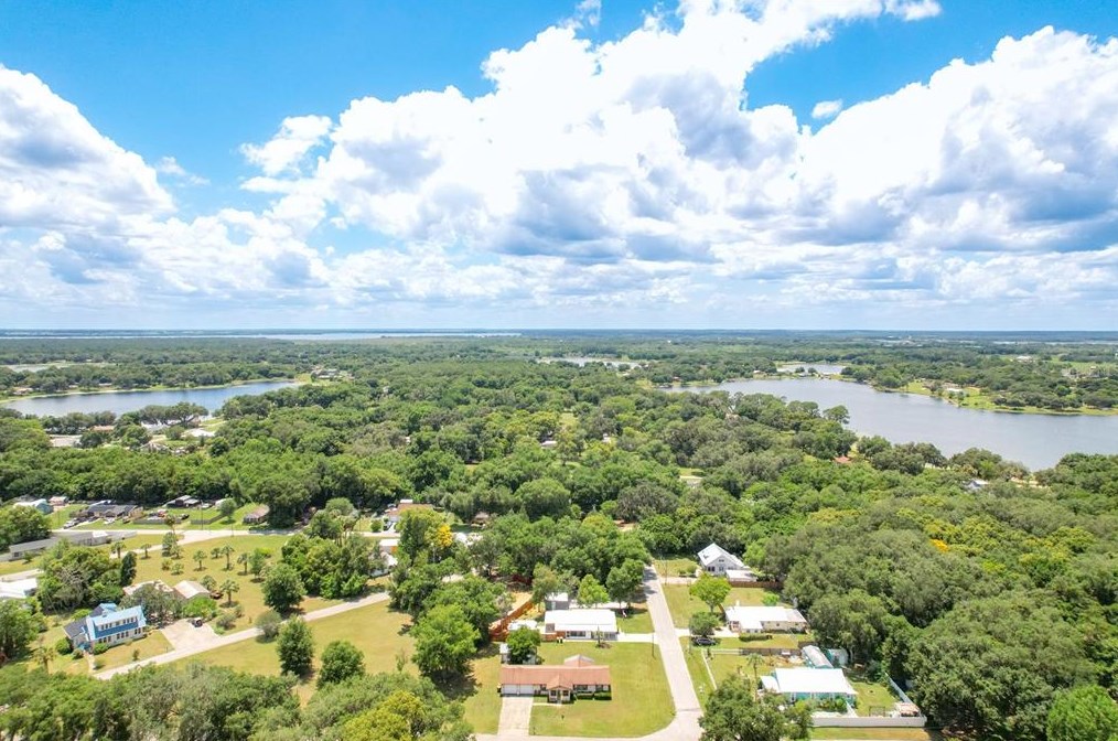 541 Sunset Ave, Umatilla, FL 32784