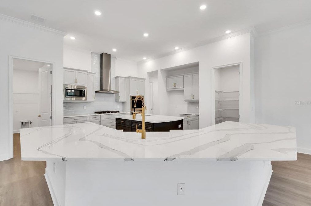 1064 Signet Dr, Ruskin, FL 33572