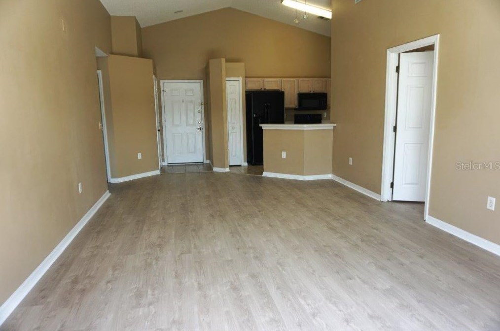 242 Casterton Cir, Davenport FL 33897-3695 exterior