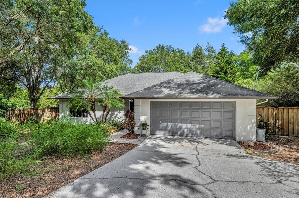 321 Groveland Rd, Mount Dora, FL 32757