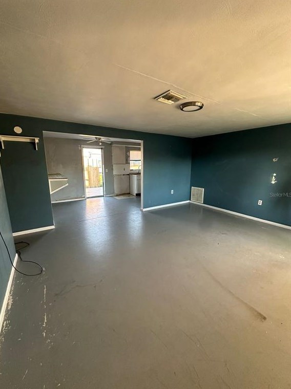 4444 Shoreline Dr, New Port Richey, FL 34652