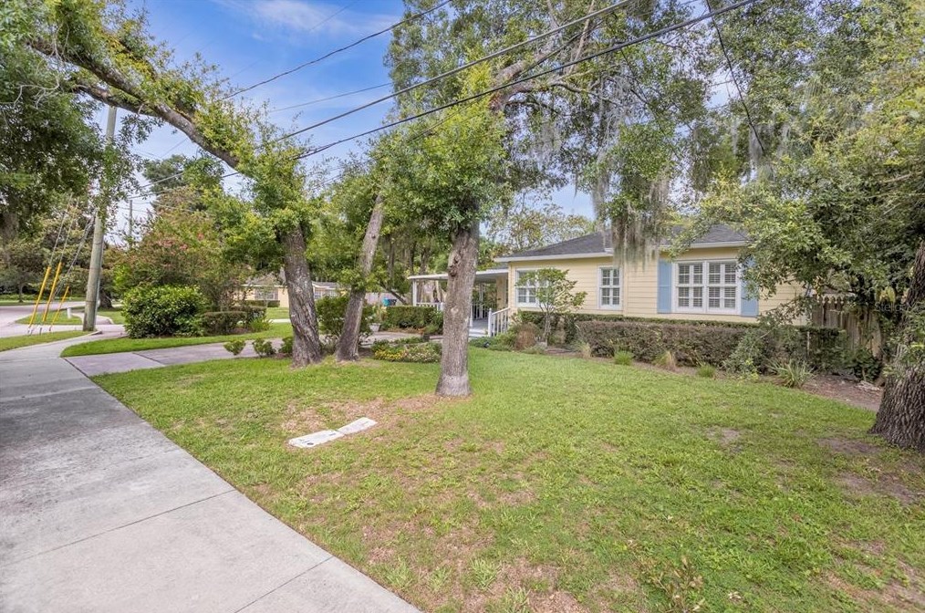572 Buckminster Cir, Orlando, FL 32803-6703