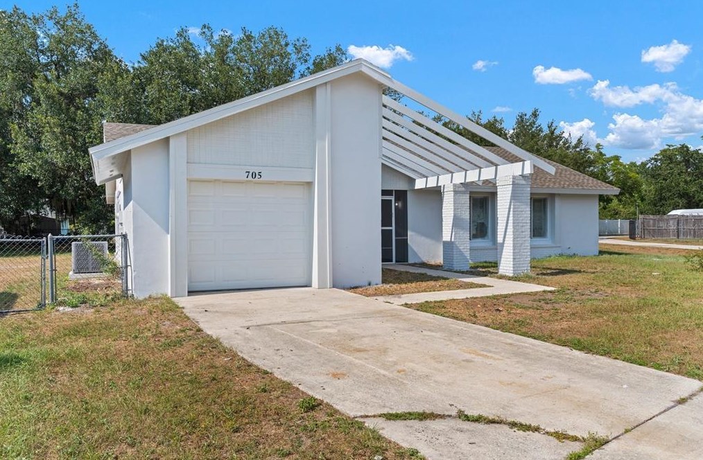 705 E Fore, Kissimmee, FL 34759