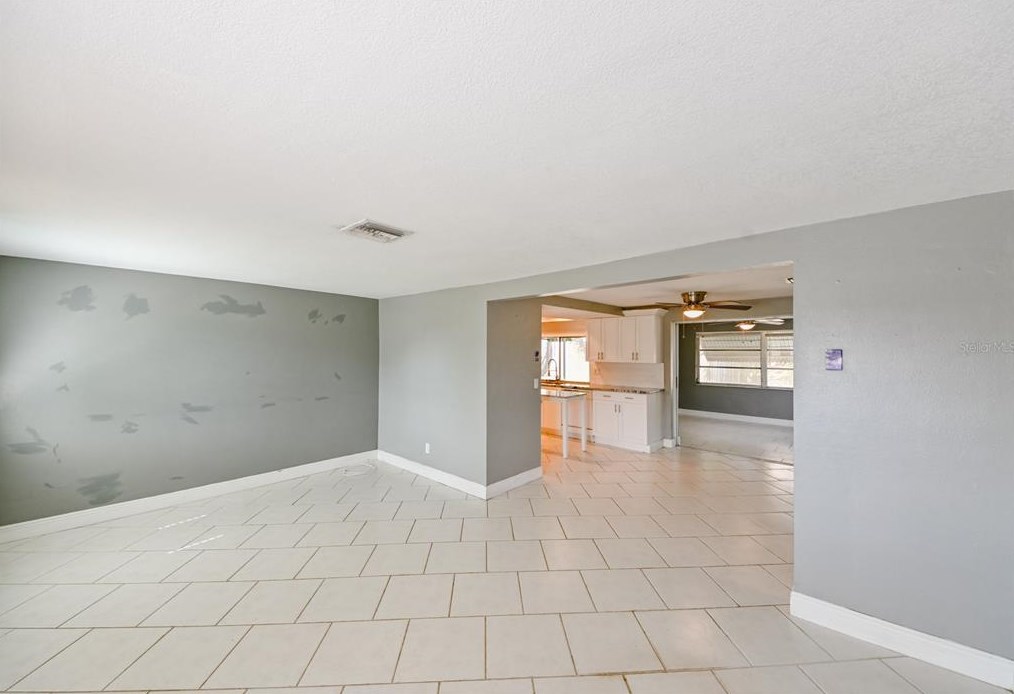 3643 Bradford Dr, Tarpon Springs, FL 34691