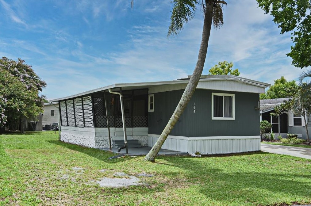 165 Fern Dr, De Bary, FL 32713