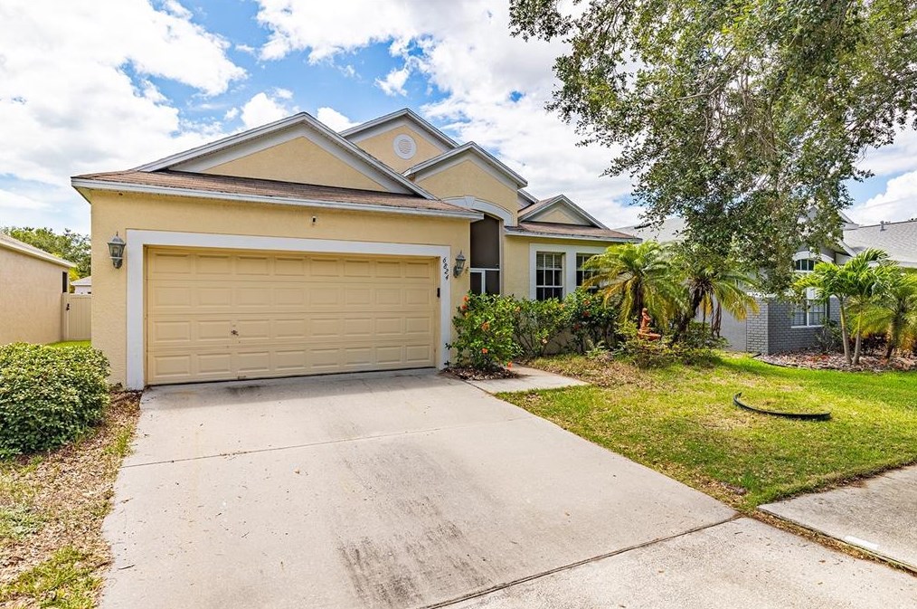 6824 Monarch Park Dr, Ruskin, FL 33572