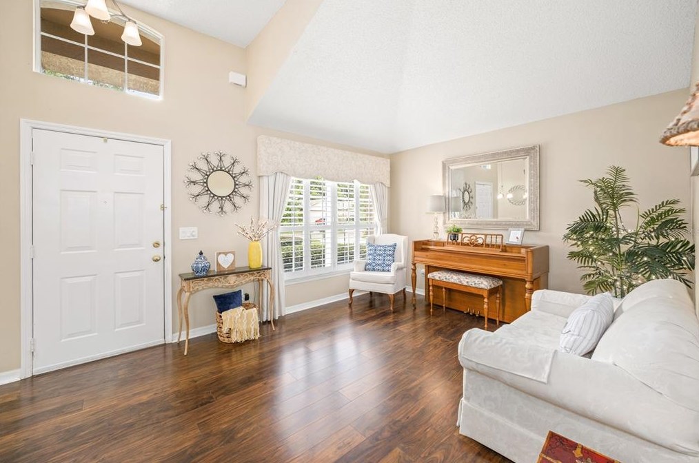2655 Lake Jackson Cir, Apopka, FL 32703