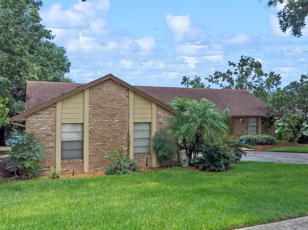 8839 Rose Hill Dr, Orlando, FL 32818-6906
