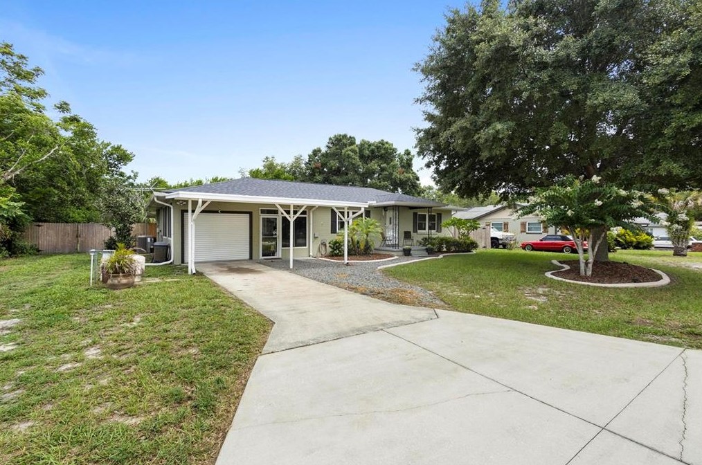 5 Aster Dr, De Bary, FL 32713