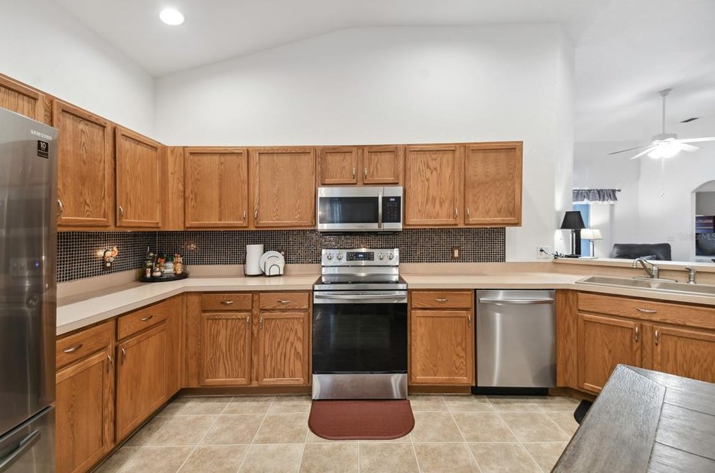 219 Tower View Dr E, Grenelefe, FL 33844