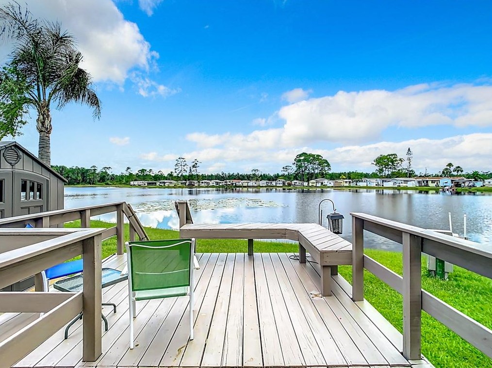 316 Lakeview Dr, Osteen, FL 32764