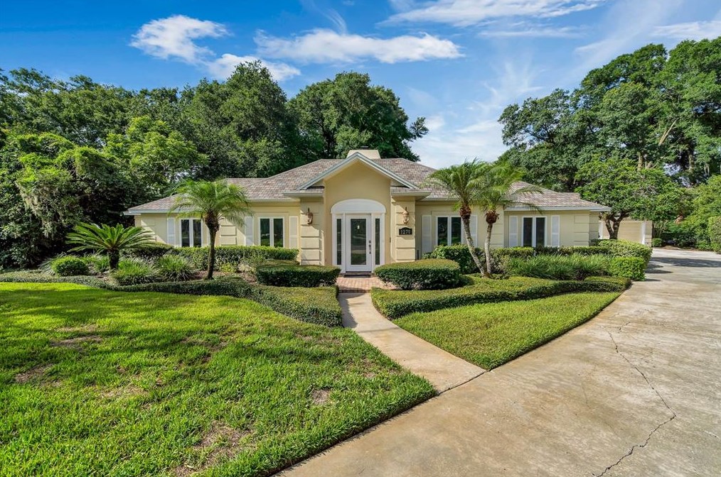 1270 Majestic Oak Dr, Apopka, FL 32712