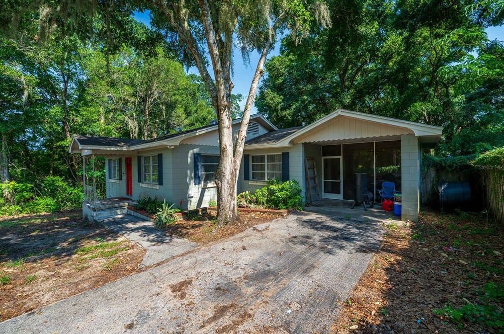 520 E Key Ave, Eustis, FL 32726