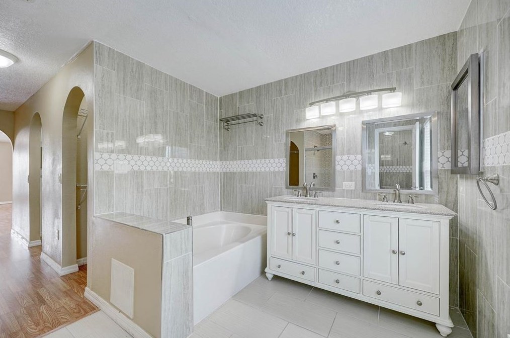 2390 Andrews Valley Dr, Kissimmee FL  34758-1709 exterior