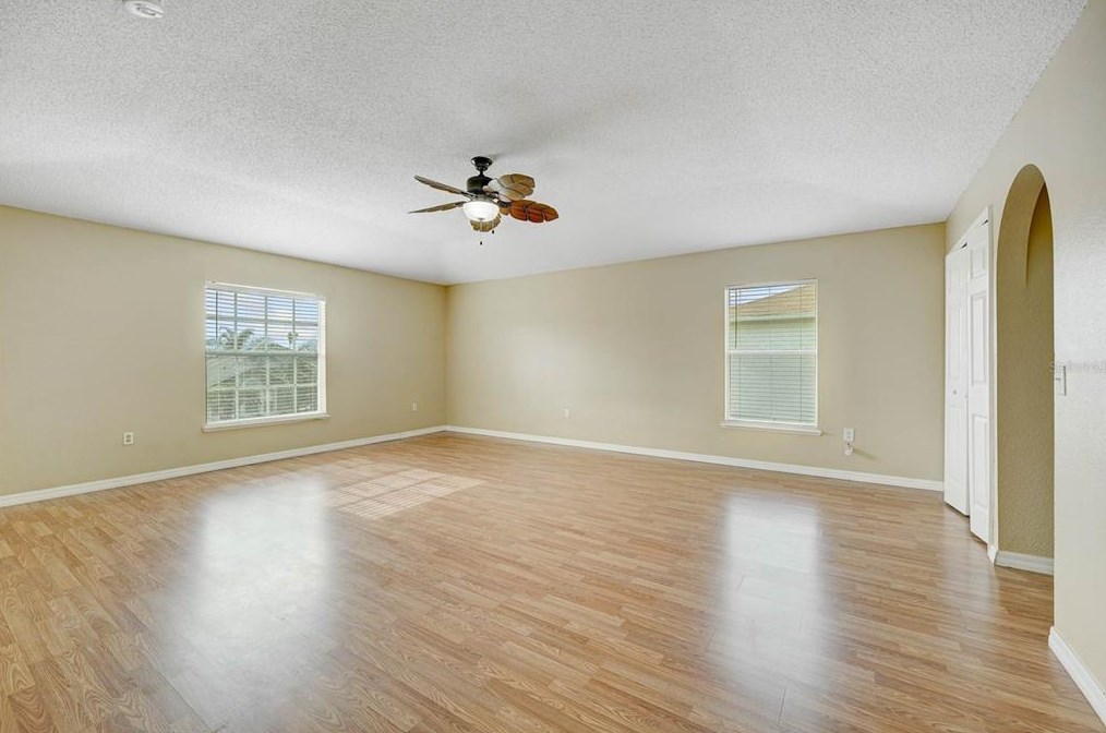 2390 Andrews Valley Dr, Kissimmee FL  34758-1709 exterior