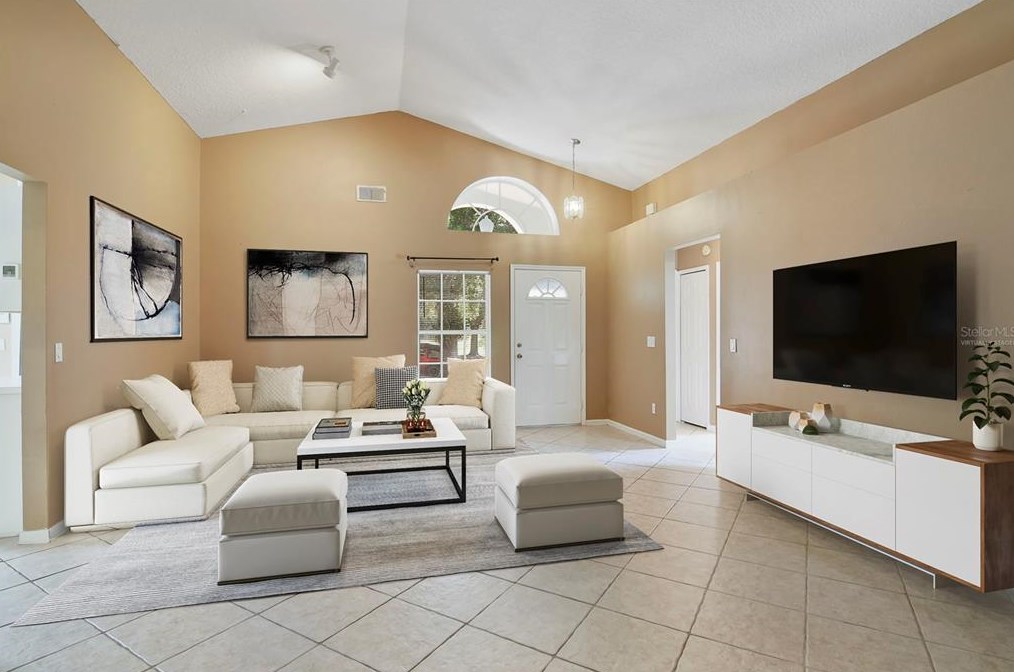 788 Lake Francis Dr, Apopka, FL 32712