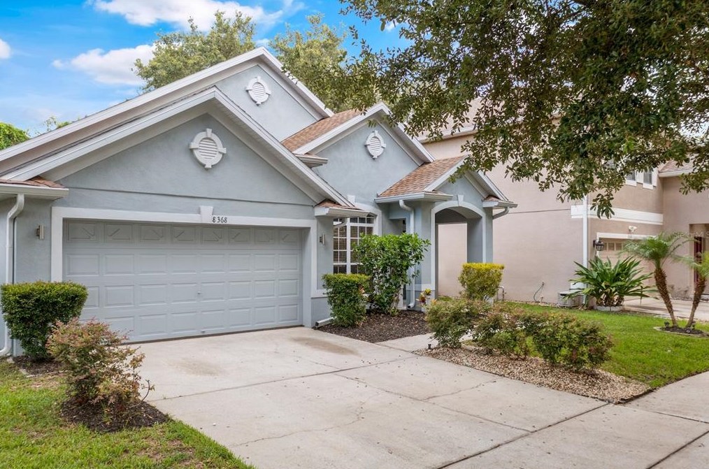 8368 Baywood Vista Dr, Orlando, FL 32810-6625