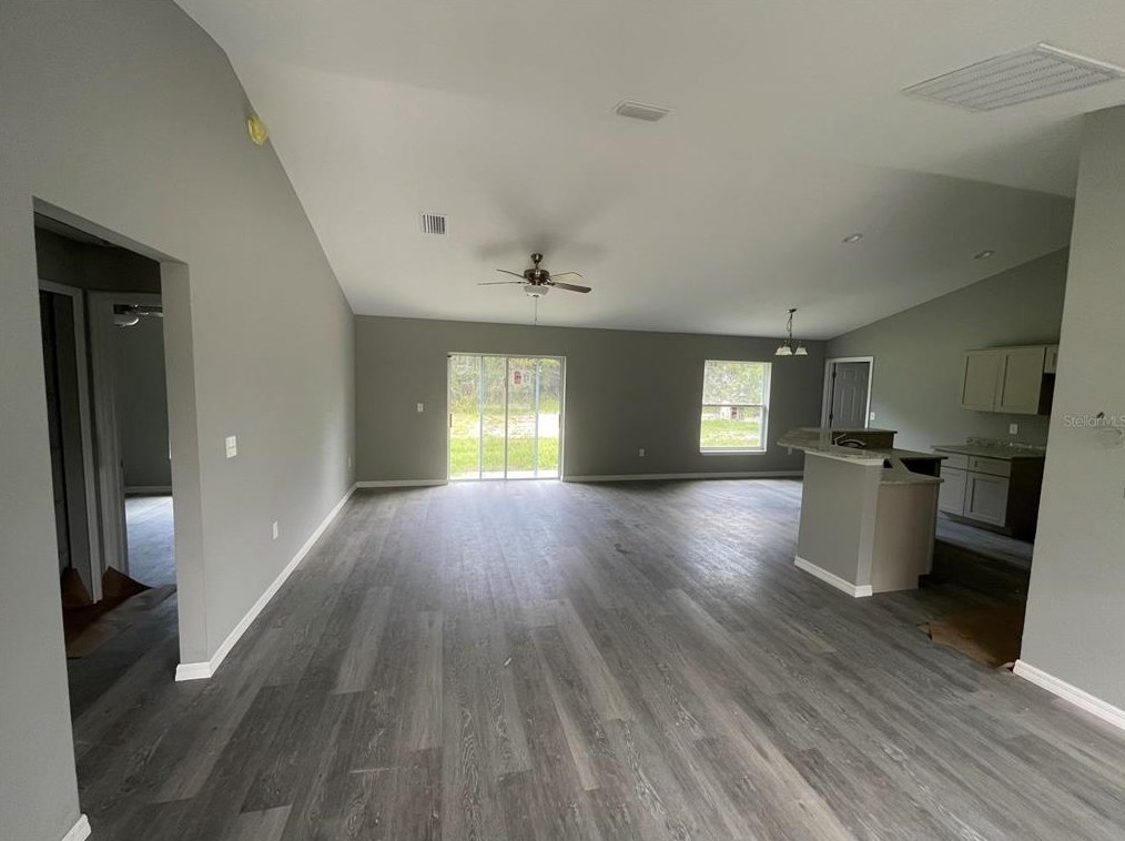 142 Malauka Pass, Ocklawaha, FL 32179