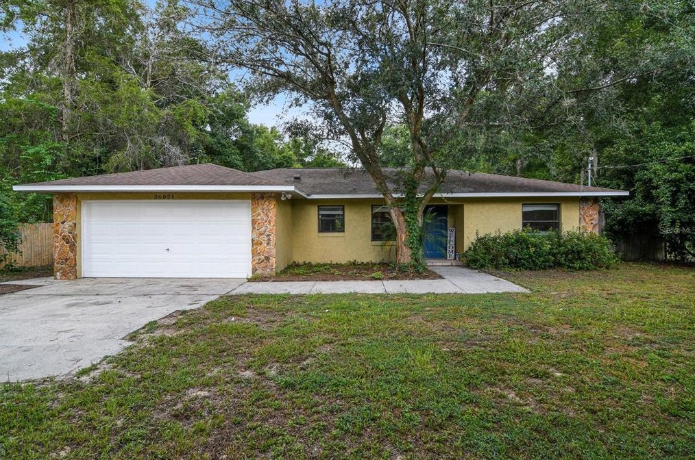 36021 Michigan Dr, Eustis, FL 32736