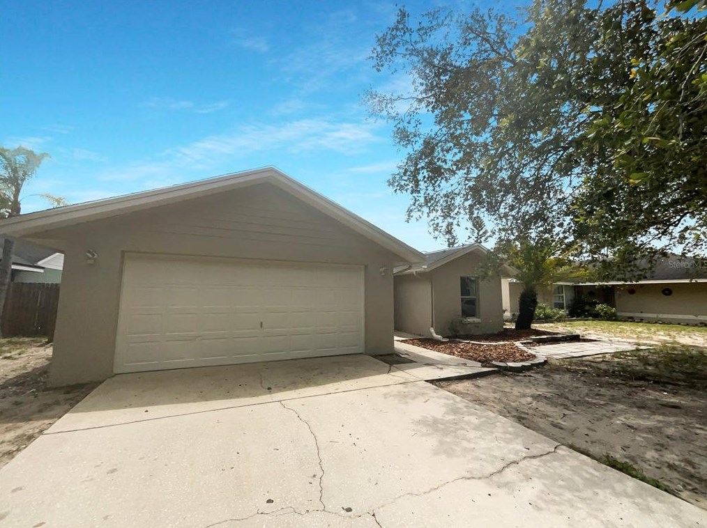 72 Lake Daisy Blvd, Winter Haven, FL 33884