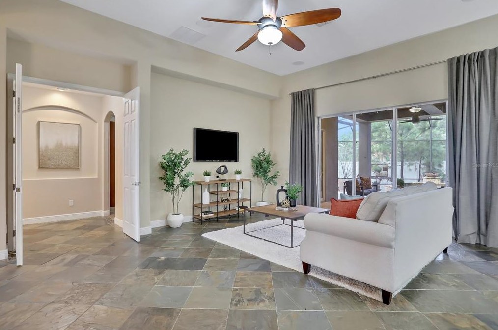 2421 Northumbria Dr, Sanford FL  32771-6494 exterior