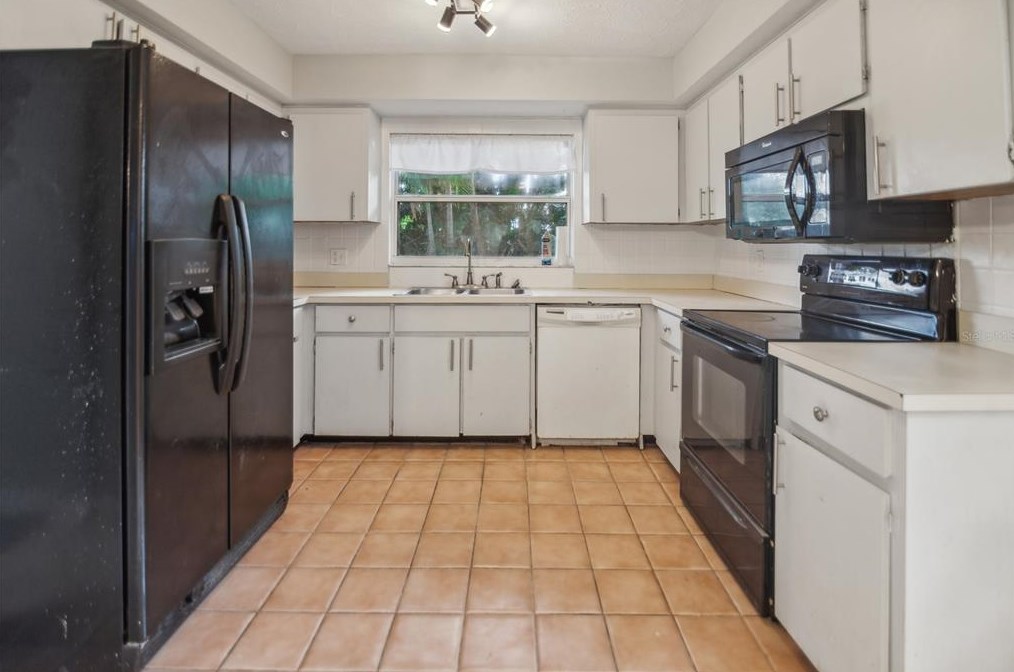 8357 125th Pl, Largo, FL 33773