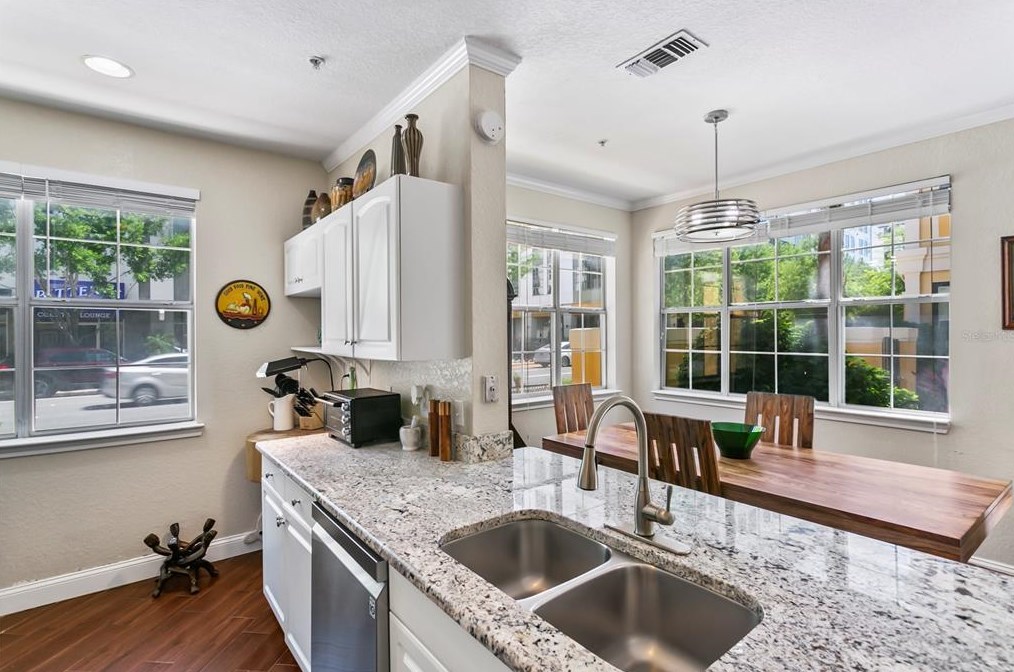 860 N Orange Ave Apt 161, Orlando, FL 32801