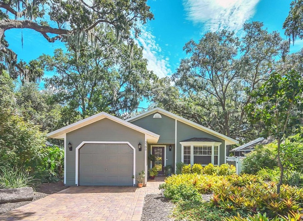 3785 Vine Ln, Mount Dora, FL 32757