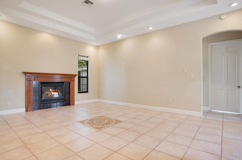 1006 S Lake Mariam Dr, Winter Haven, FL 33884