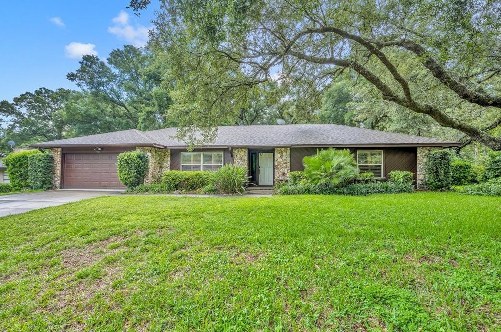 652 Princewood Dr, Deland, FL 32724