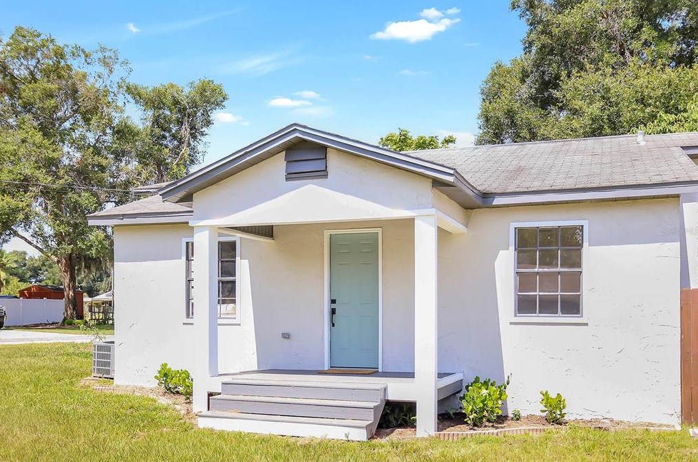 1500 N Clearview Ave, Deland, FL 32724