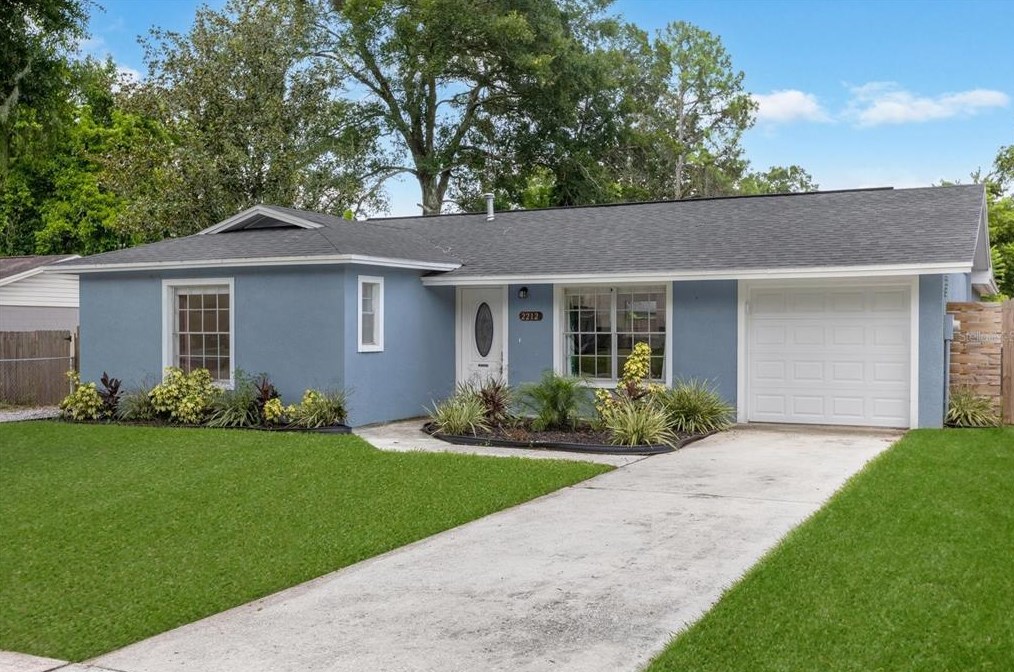 2212 Elise Marie Dr, Seffner, FL 33584